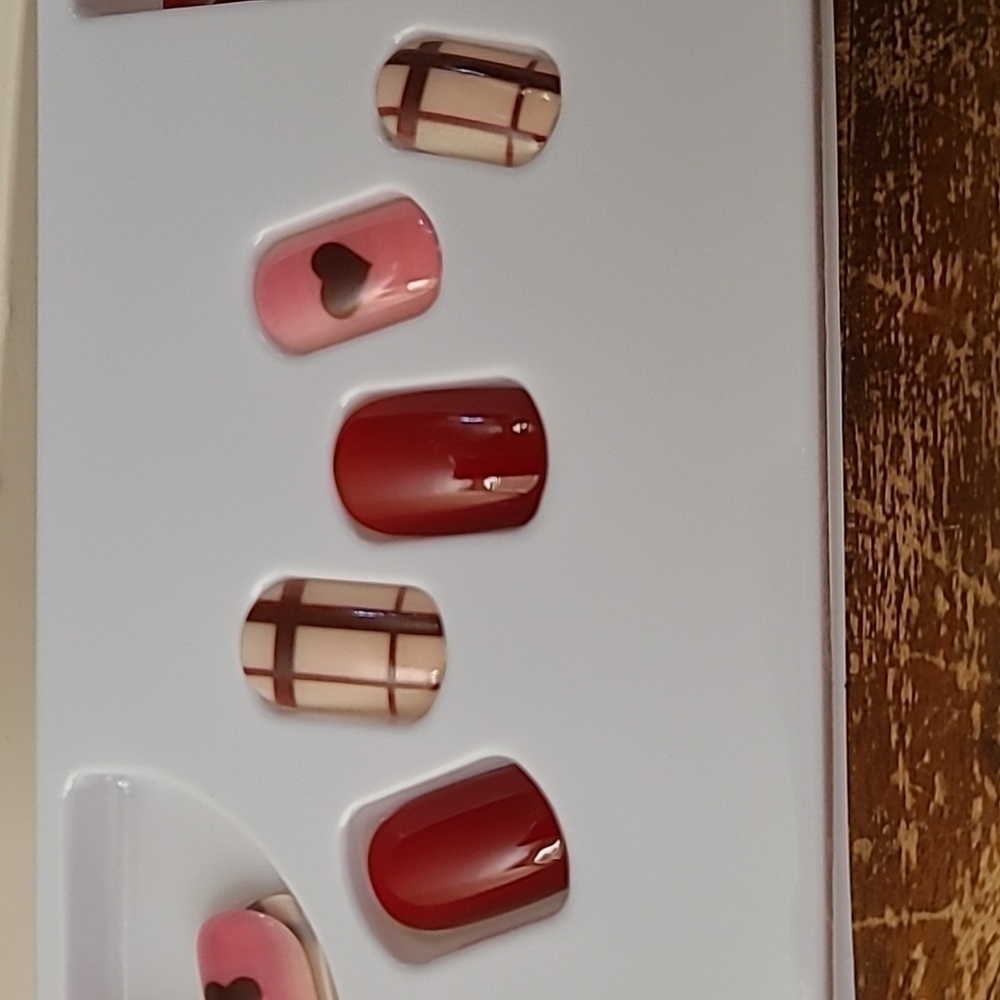 30pcs Hearts & Plaid Press On Nails
